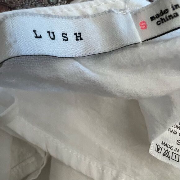 Women’s Lush white Boho lace crop darling cross cross tank. Size Small. - Picture 3 of 4